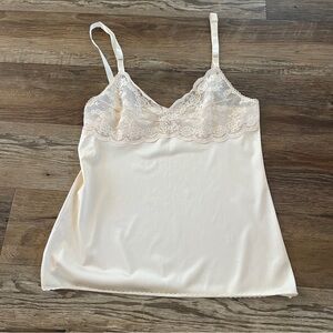 Lorraine vintage Cami top 34